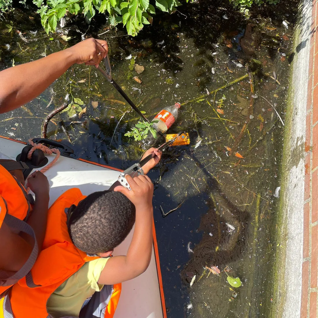 Kinderen in actie bij Verloot je Zooitje — sfeerfoto 14