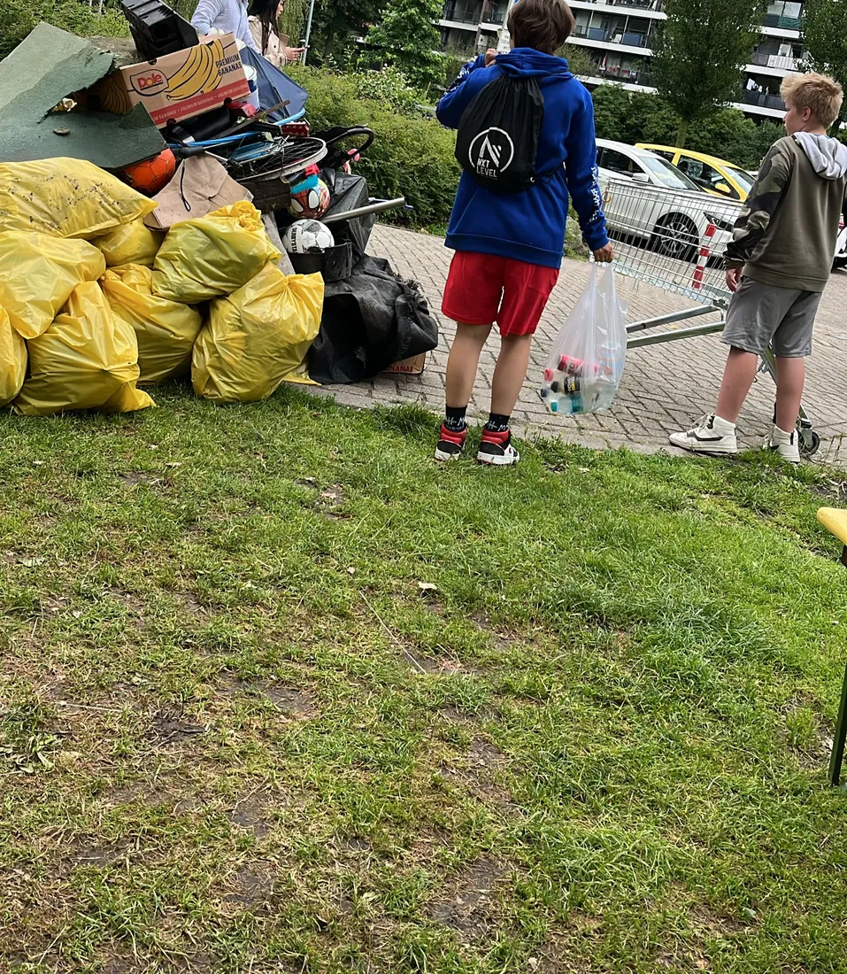 Kinderen in actie bij Verloot je Zooitje — sfeerfoto 18