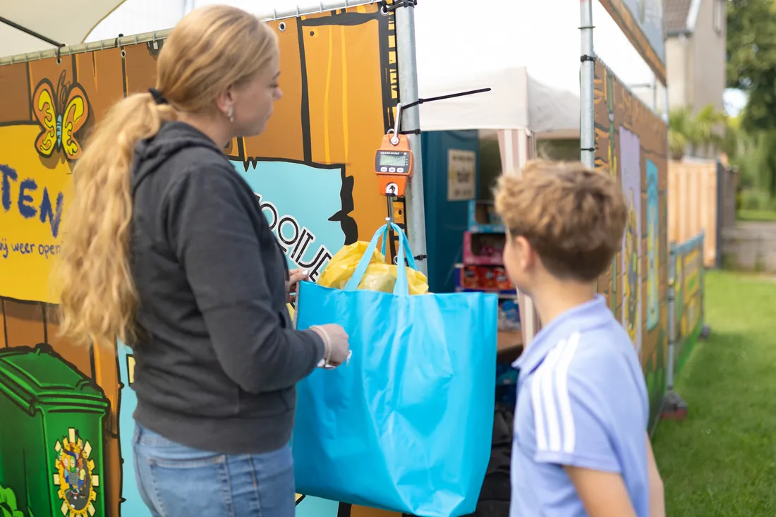 Kinderen in actie bij Verloot je Zooitje — sfeerfoto 5
